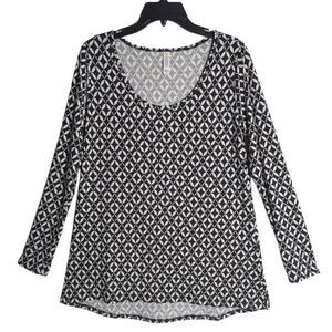 LuLaRoe Lynnae Black & White Geometric Graphic Long Sleeve Swing Tunic Top M